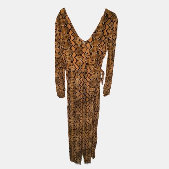 BAND of GYPSIES LONG SLEEVE WIDE LEG DRESSY SNAKE SKIN JUMPSUIT  NWT🎁 - Picture 5 of 7